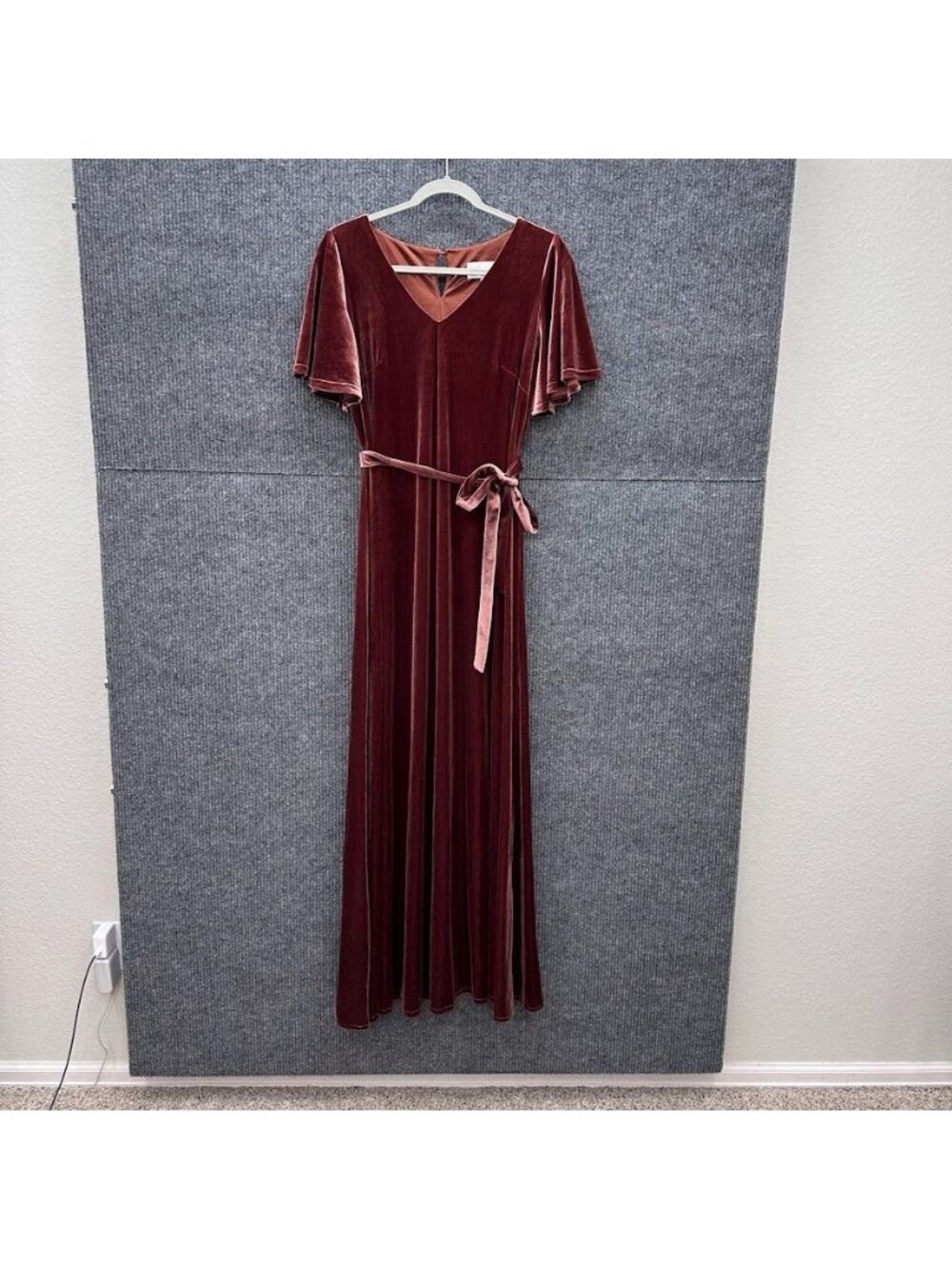 Revelry Reese Velvet Maxi SS Bridesmaid Dress Vneck Tie Waist Womens size Medium